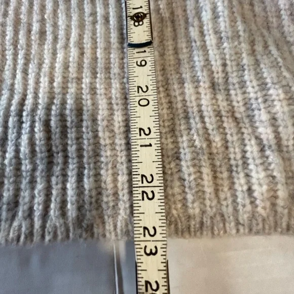 BANANA REPUBLIC gray alpaca blend v-neck boxy oversized sweater XS - Picture 9 of 10